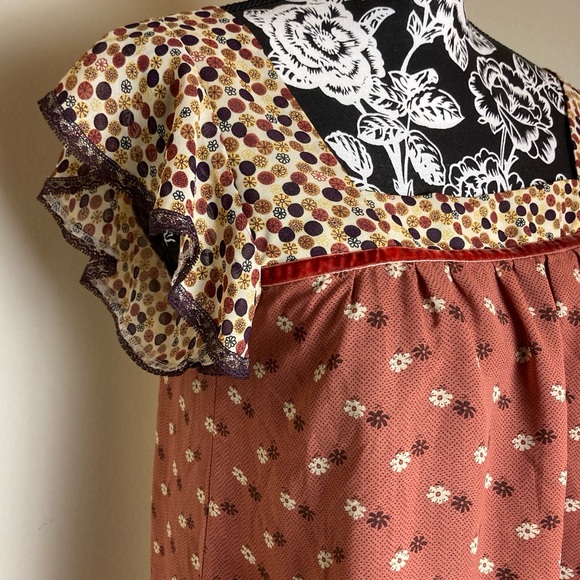 Anthropologie Nick and Mo Contrast, Floral, & Ruffle Sleeve Blouse Medium - Picture 3 of 5